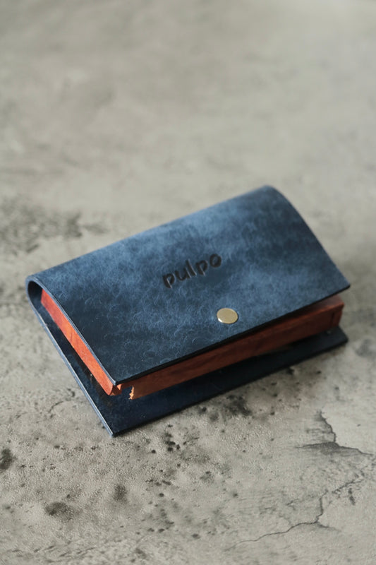 木の名刺入れ　「ネイビー」