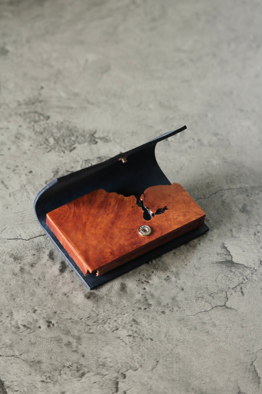 木の名刺入れ　「ネイビー」